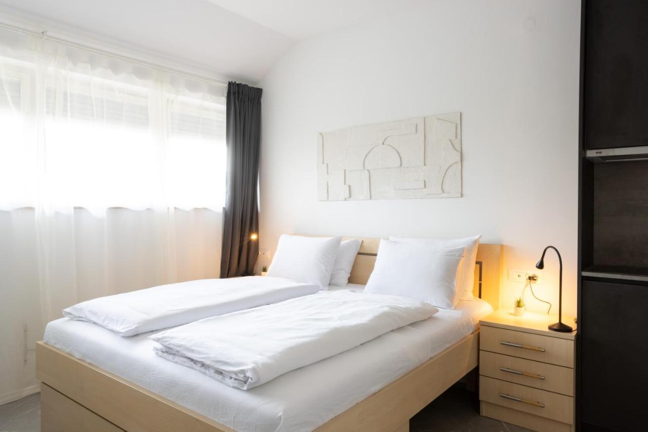 Apartments Trzin-Mlake W Free Parking Екстер'єр фото